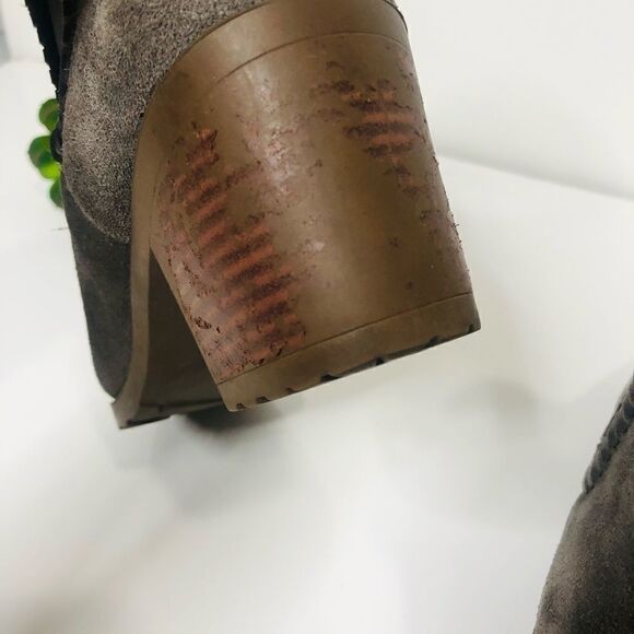 Jack Rogers Taupe Grey Beige Suede Ankle Boots - Picture 4 of 11